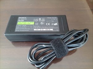 Punjač adapter za laptop Sony 19.5V 3.3A (iglica)