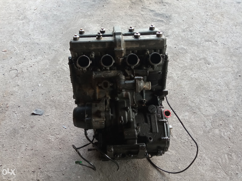 Fzr 1000 masina kompletna u dijelovima
