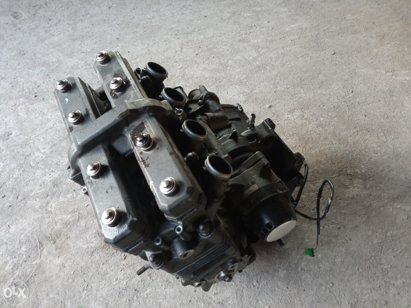 Fzr 1000 masina kompletna u dijelovima