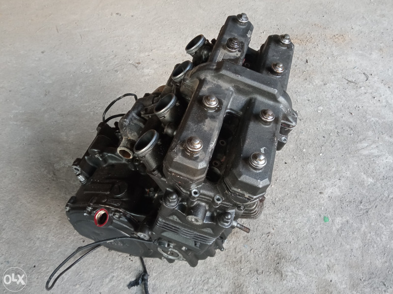Fzr 1000 masina kompletna u dijelovima