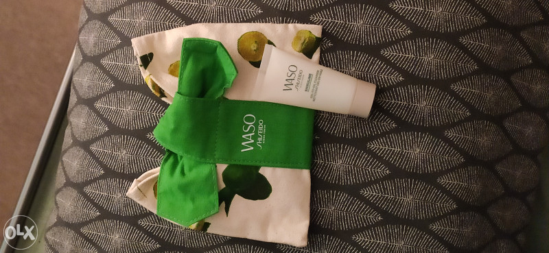 Shiseido waso gel za čišćenje lica i neseser