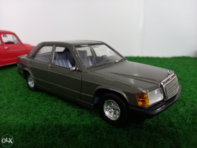 Mercedes W190 1:24 veliki metalni model - Autići (makete automobila ...