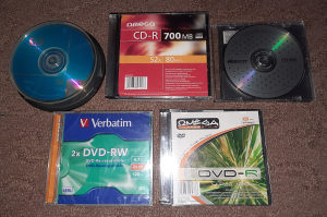 Prazni cd - ovi i dvd - ovi