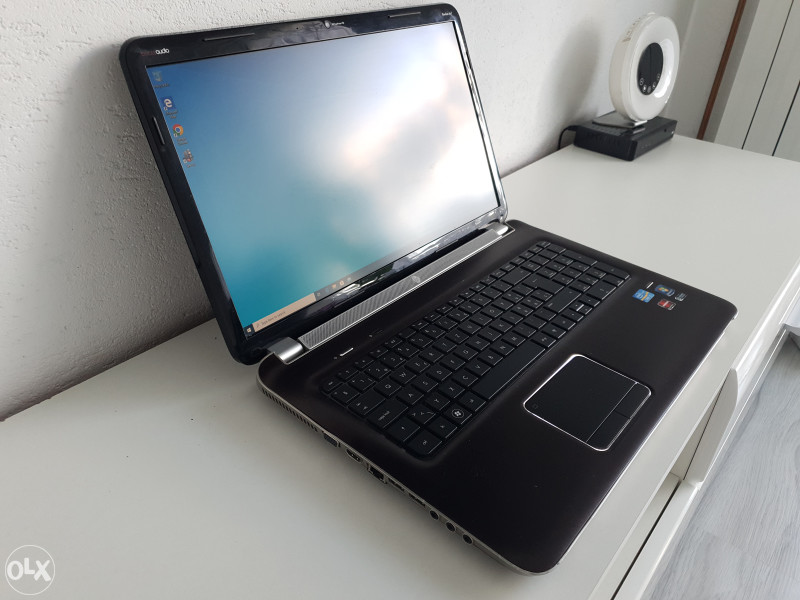 Gaming laptop HP core i7 8GB RAM AMD 7400M 17.3"