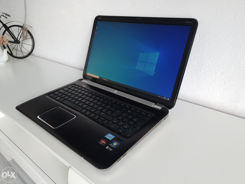 Gaming laptop HP core i7 8GB RAM AMD 7400M 17.3"