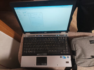 Laptop HP 4 gb 320 ram