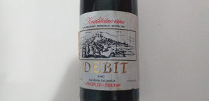 Alkoholno piće Vino Debit iz 1987 godine