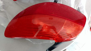 Peugeot 206 stopka stop lampa desna crvena