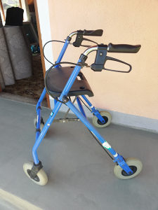 Hodalica (kolica) za starije osobe