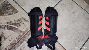 Kostobrani za fudbal Adidas M velicina