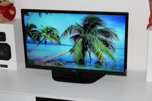 LG LED TV 32" HD 768p HDMI USB DVB-T DVB-C