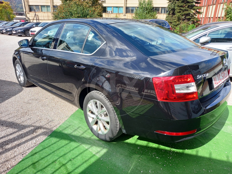 ŠKODA OCTAVIA 2.0 TDI ALU LED XENON