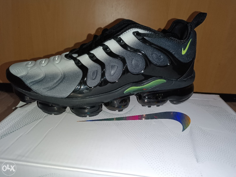nike vapormax plus neon 95