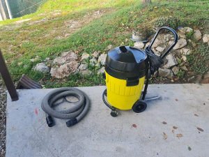 Industrijski usisivač KARCHER NT 700 (sa pumpom)