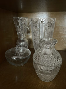 Kristalna vazna vaza i kristalna zdjela od stakla