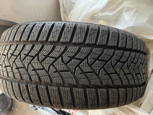 Prodajem gume 235/45R18 M+S
