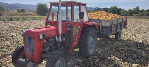 Traktor imt 539