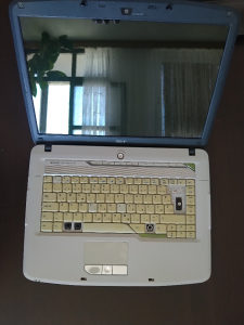 Laptop Acer ispravan