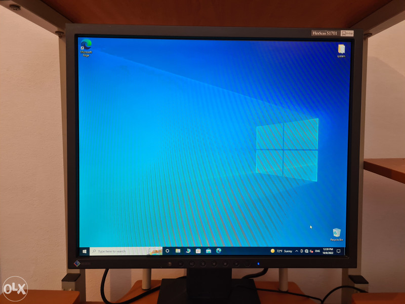 Racunar + Monitor + Woofer zvucnici + Tastatura i mis
