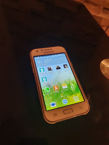 Samsung Galaxy J1 Bijeli Kao Nov