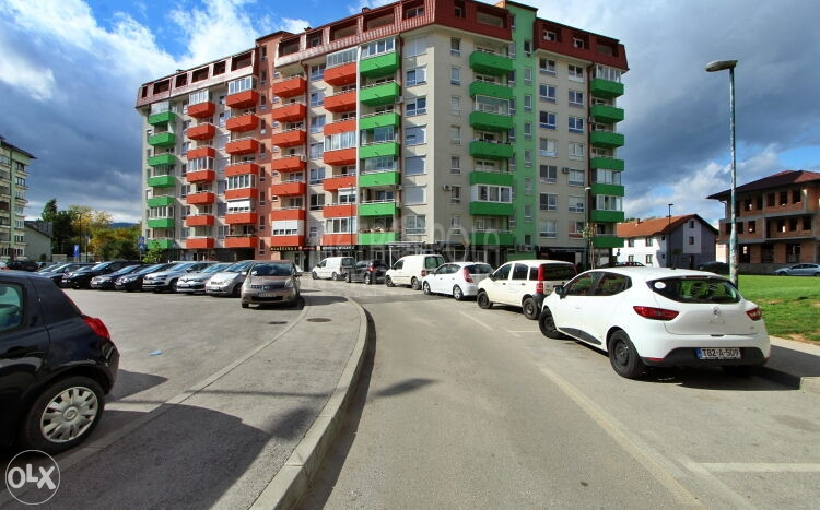 Nekorišten, trosoban stan s parkingom, Dobrinja V