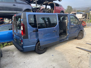 Opel vivaro 1.6 d  2016 putnicki dijelovi 063/117-176  063/992-835