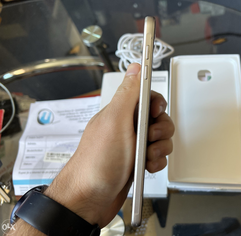 Samsung A9 Pro. 4/32. Stanje odlicno. Full pack