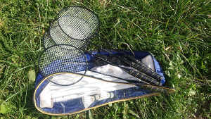 * Badminton-Rekete set za 4 igrača sa mrežom *