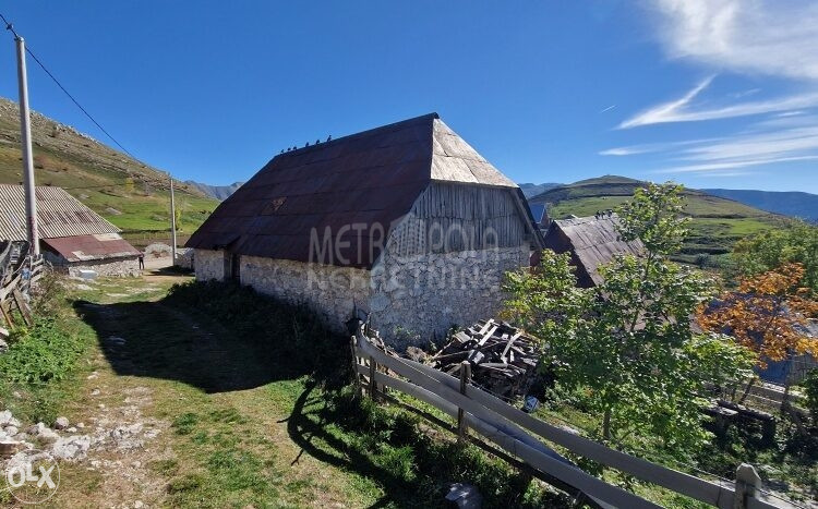 Objekat sa dvorištem, Lukomir, Bjelašnica