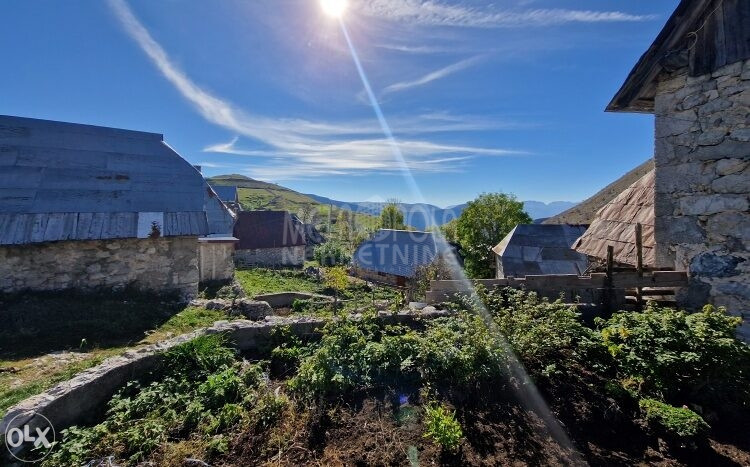 Objekat sa dvorištem, Lukomir, Bjelašnica