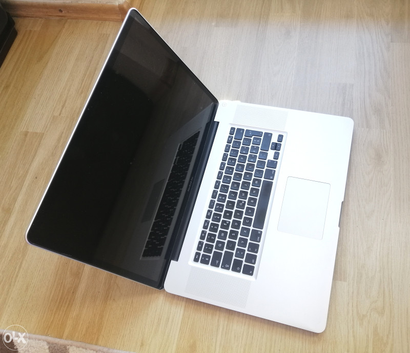 MacBook Pro 17/ i7 Quad Core / AMD 1GB Dual Graphics