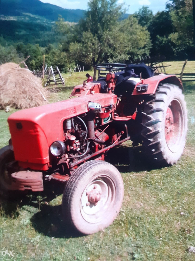 t 28 traktor olx