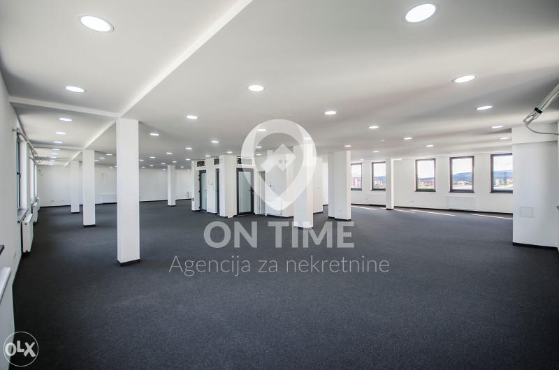 Stup / Poslovni prostor / 300 m2 / NOVOGRADNJA