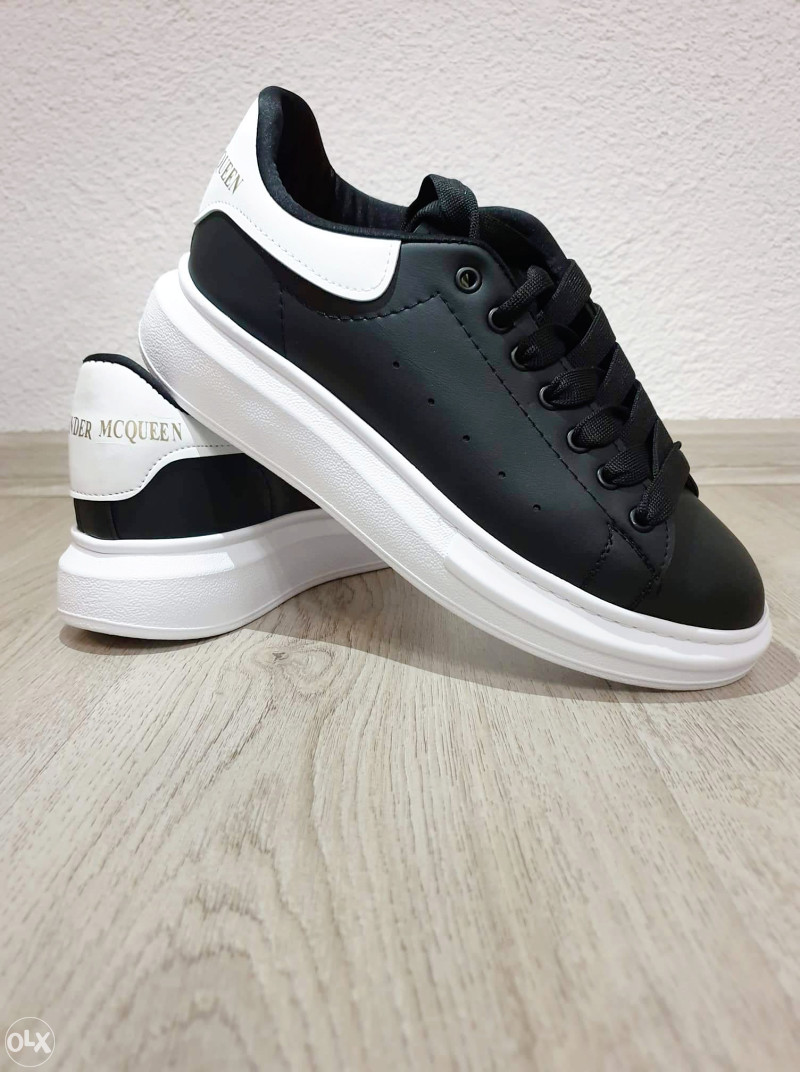 Alexander McQueen patike 43 Nove !!! Tene/Patike za