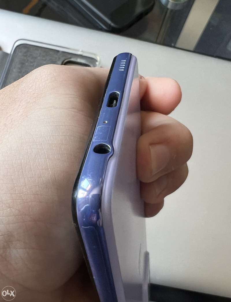 Samsung A72. 6/128. Fabricko stanje. Novoo!!