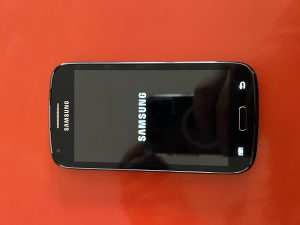 Samsung l8260