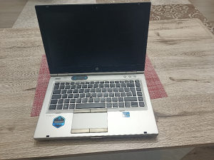 HP EliteBook 8460p 14.1" i5-2520M / RAM 4GB / 250GB HD
