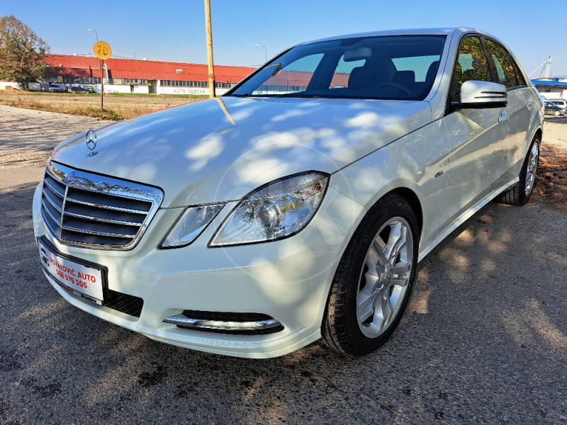 Mercedes-Benz E 200 E 220/ŠALTAČ/ KAO NOV/