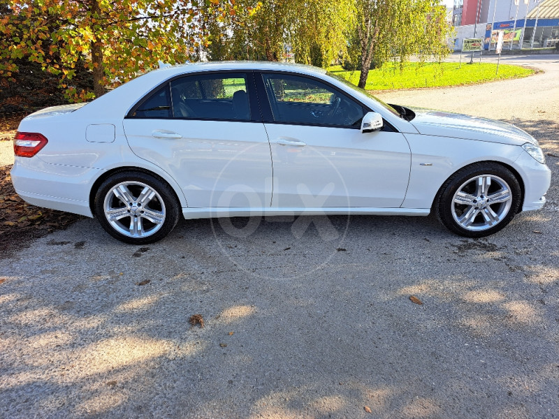 Mercedes-Benz E 200 E 220/ŠALTAČ/ KAO NOV/
