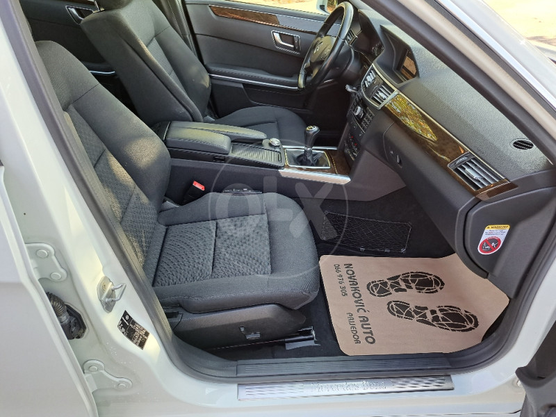 Mercedes-Benz E 200 E 220/ŠALTAČ/ KAO NOV/