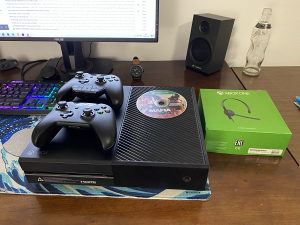 XBOX ONE 500 GB KAO NOV