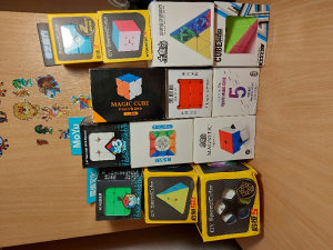 Rubikove kocke svih vrsta, magnetne i obične