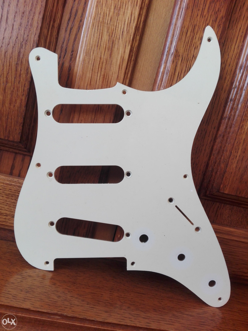 Fender Stratocaster pickguard, Japan! Muzička oprema Ostalo Tuzla OLX.ba