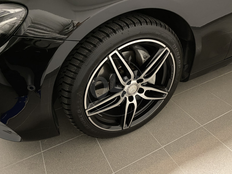 Mercedes Benz E220d 4MATIC AMG night