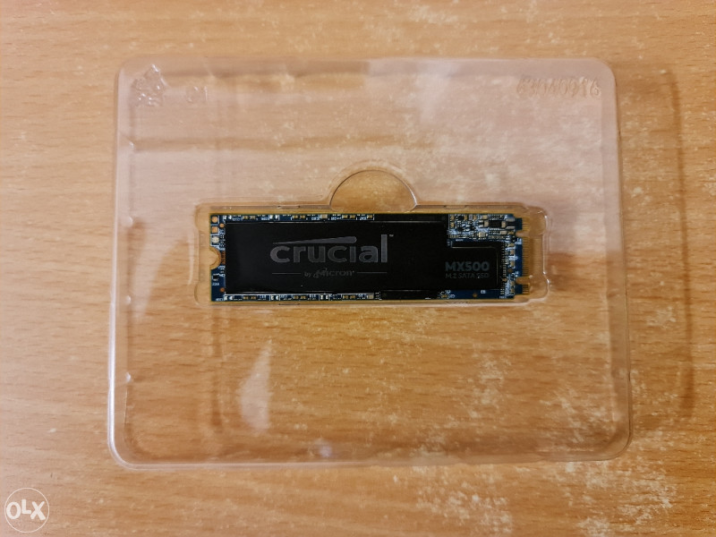SSD MEMORIJA CRUCIAL 256 GB