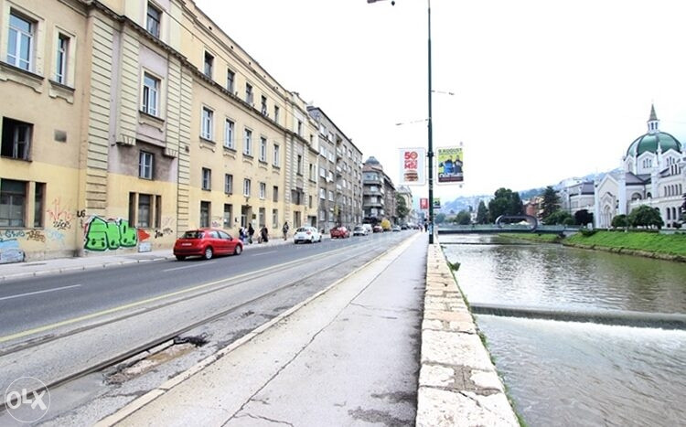 Manja kancelarija na odličnoj lokaciji, Centar