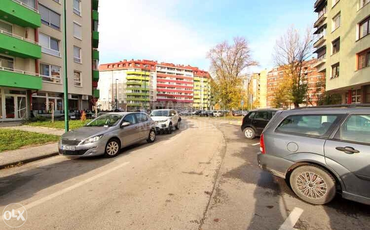 Lijep i svijetao poslovni prostor u prizemlju, Dobrinja