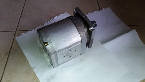 Hidraulicna pumpa greder MG 145