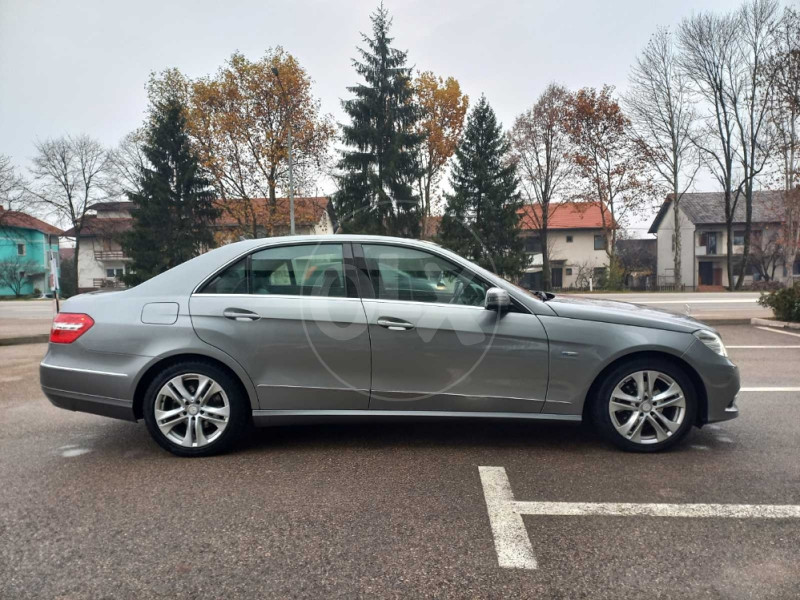 Mercedes-Benz E 220 2009 god TOP MOZE ZAMJENA