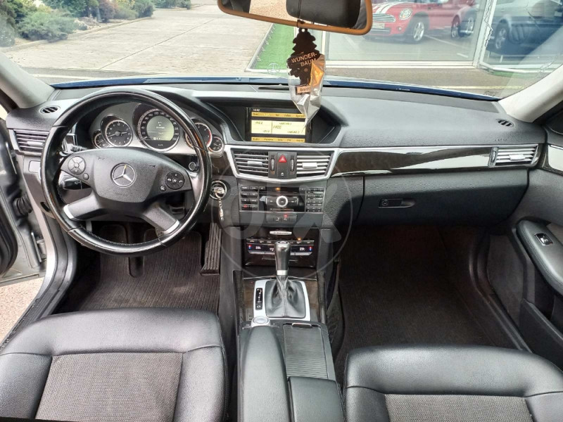 Mercedes-Benz E 220 2009 god TOP MOZE ZAMJENA